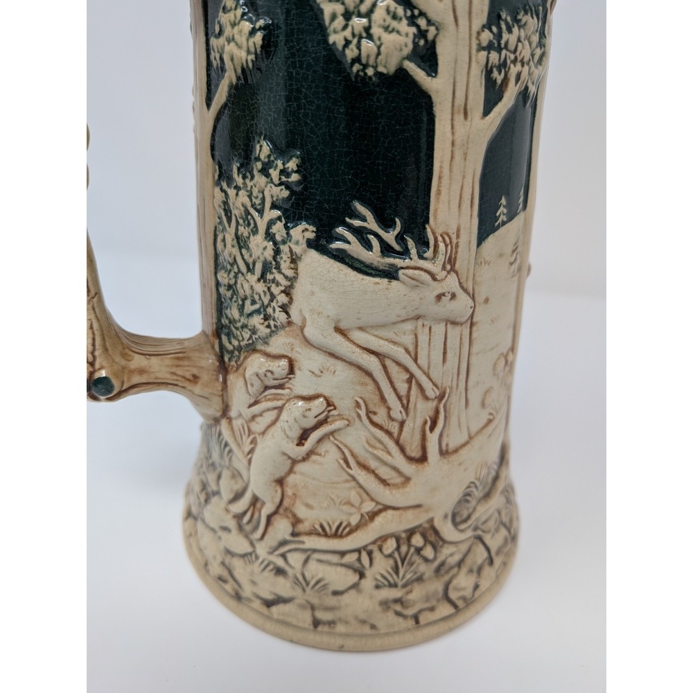 Vintage Stein Germany - Hunter with his Hounds, Deer Scene, 420 Octoberfest - Picture 6 of 11